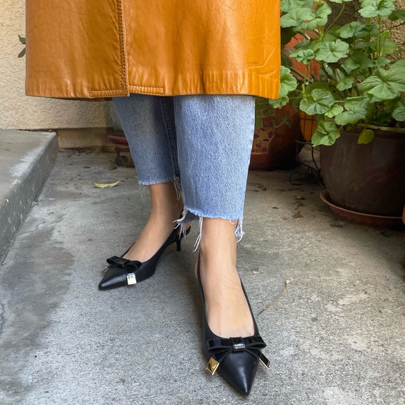 Burberry Shoes - Vintage black/gold Burberry leather shoes with dust bag